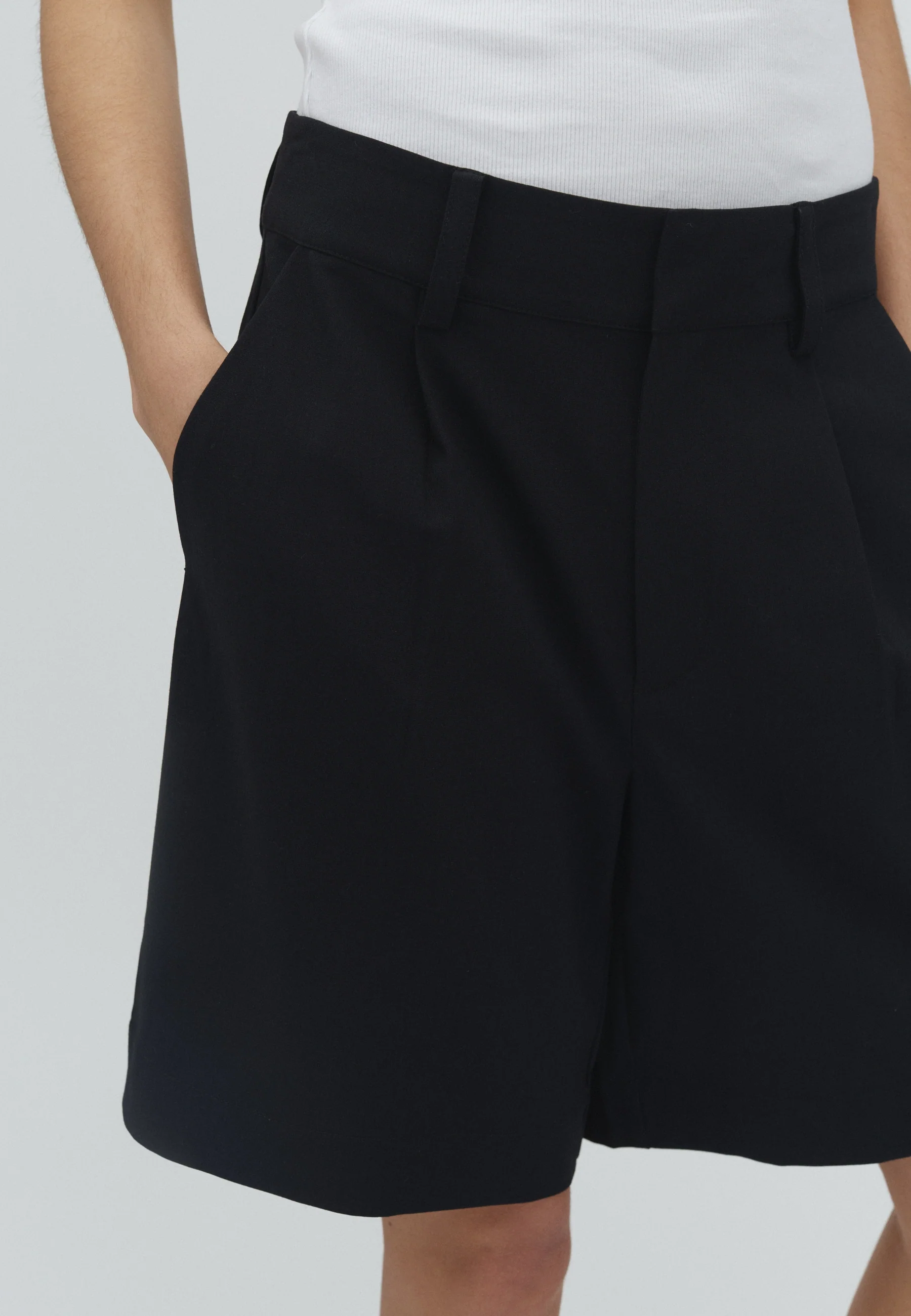 Guri-M Shorts - Black - Image 3